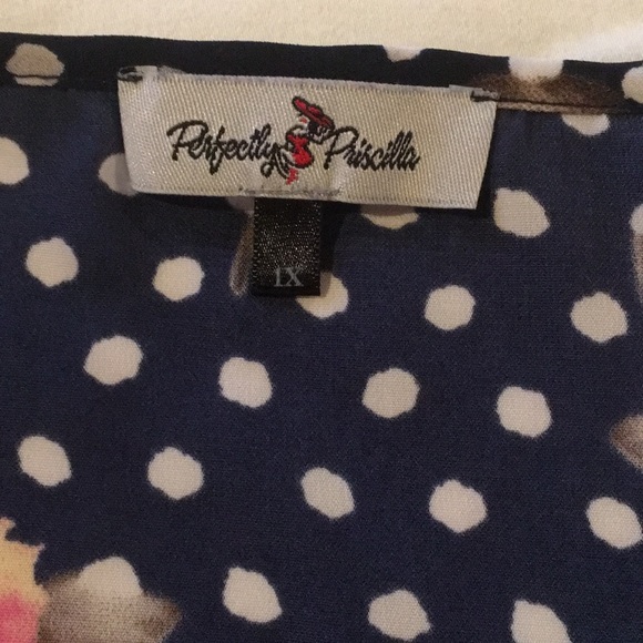 Sleeveless blouse - Picture 3 of 4